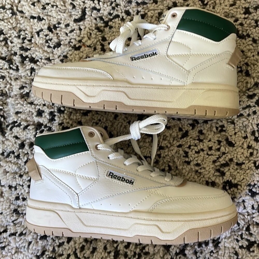 Reebok Women's Tech Geo High Top Sneaker, size 8.5